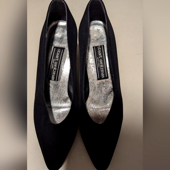 Stuart Weitzman, classic luxury, beautiful black pumps. 7 M - Picture 3 of 8